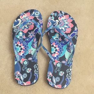 Vera Bradley flip flops